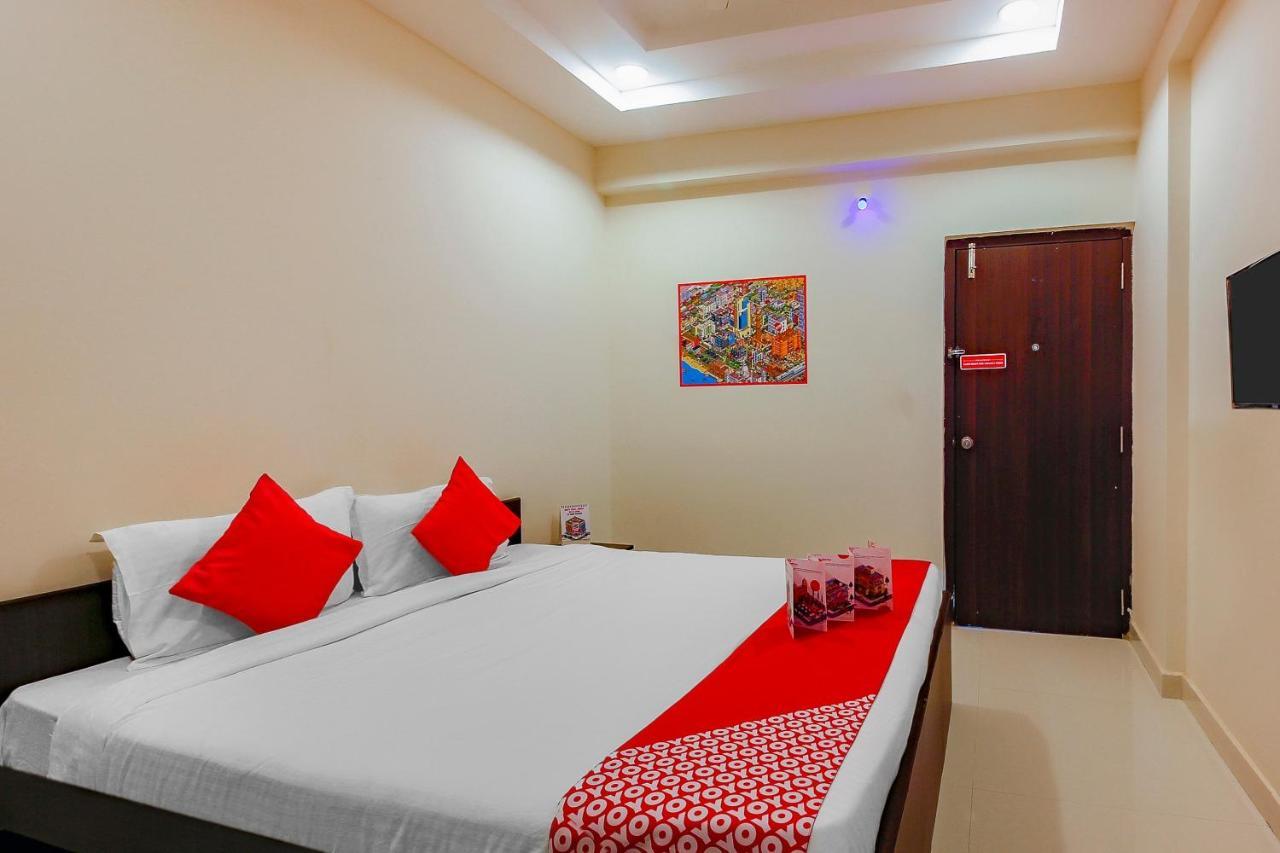 Hotel Vaccinated Staff - Oyo 13163 Jaswitha Homes 3*